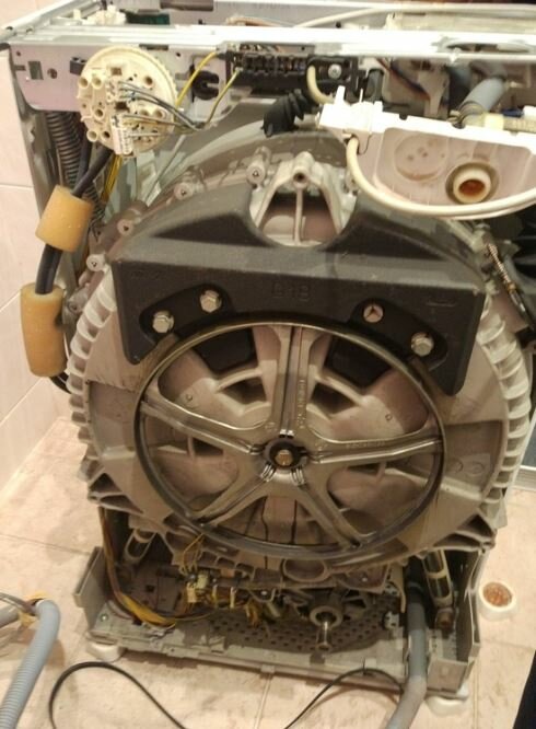 бак стиральной машины занусси, стиральная машинка занусси fl904nn, стиральная машинка индезит не крутит барабан, техника, разобрать стиральную машину занусси