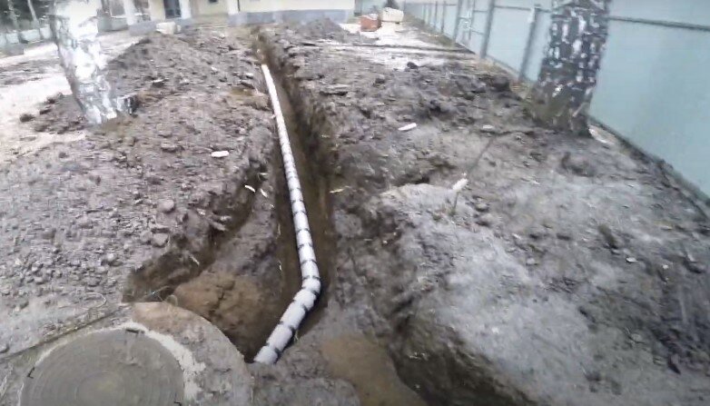 глубинный грунтовый дренаж, канализация, водоснабжение, водопровод, прокладка труб отопления в земле от котельной