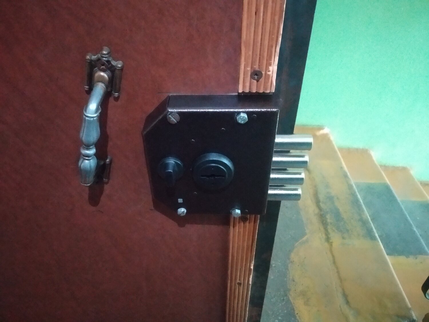 Секретный замок на шкаф своими руками - 89 фото