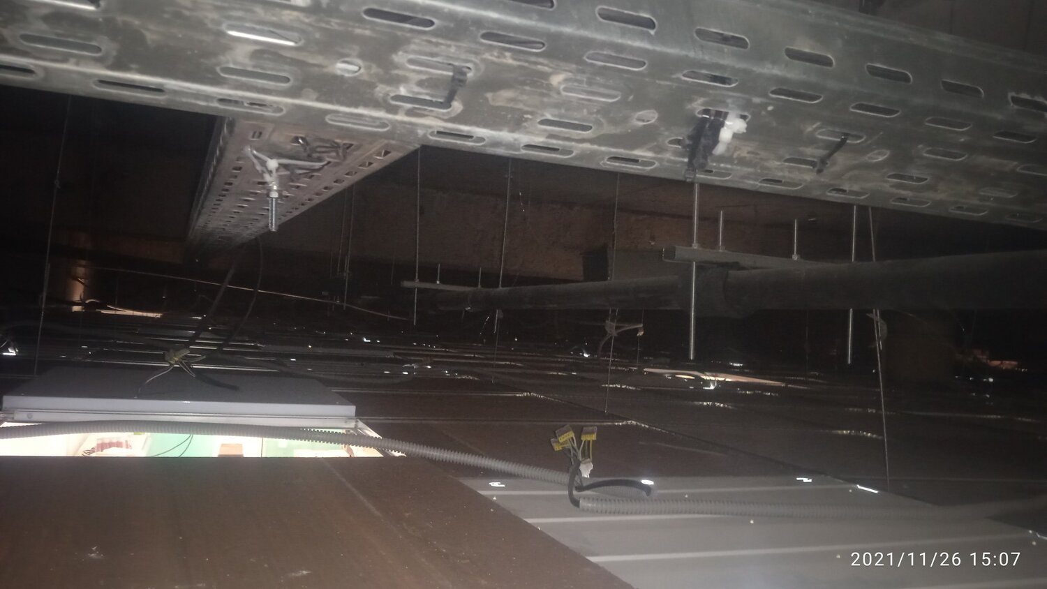 паркинг, потолок, дренаж люка ленд крузер 100, hyundai getz потолок, помещение