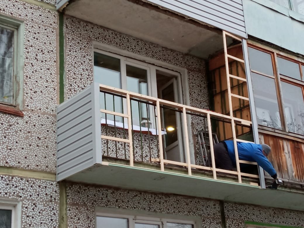 балкон, наружная отделка балкона, отделка балкона сайдингом, остекление балконов, обшивка балкона сайдингом снаружи