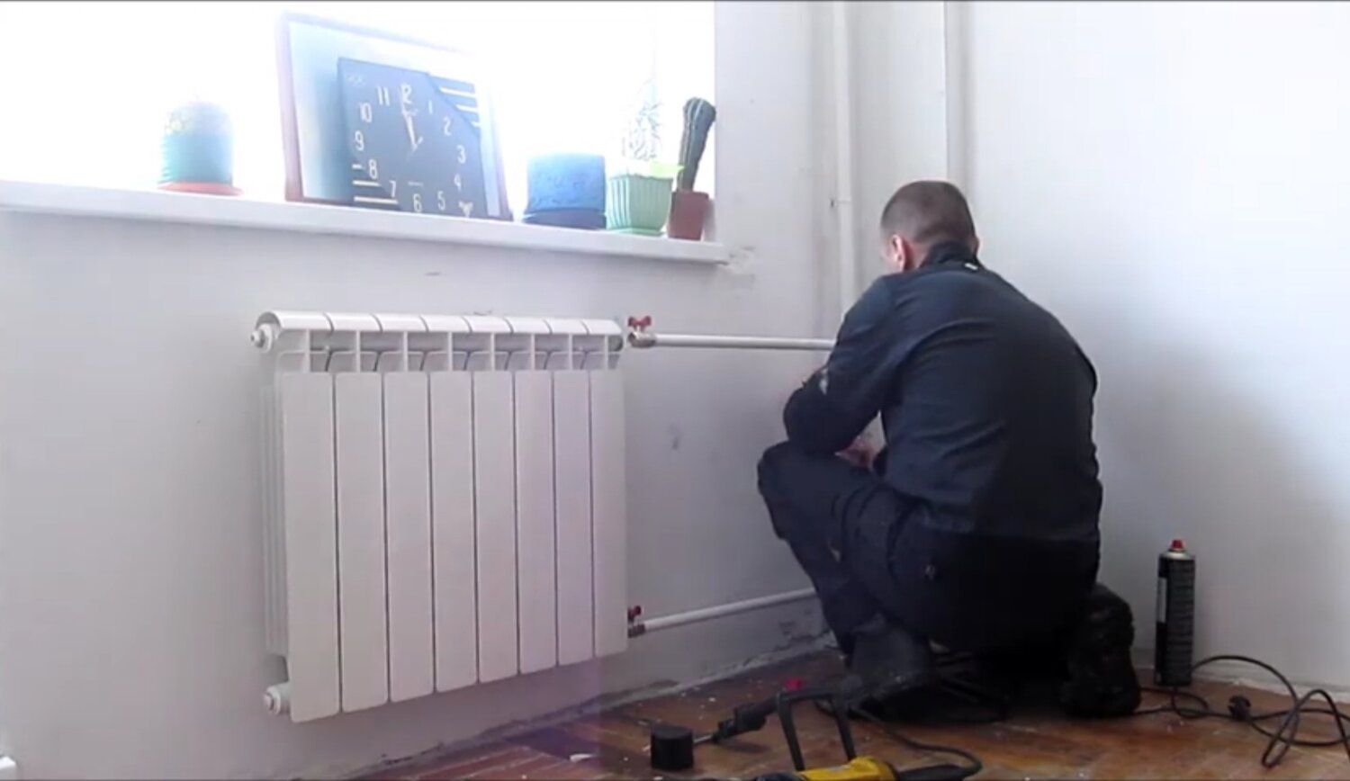 монтаж батарей отопления, установка батарей отопления, монтаж радиаторов отопления, замена батарей отопления, правильный монтаж батареи отопления