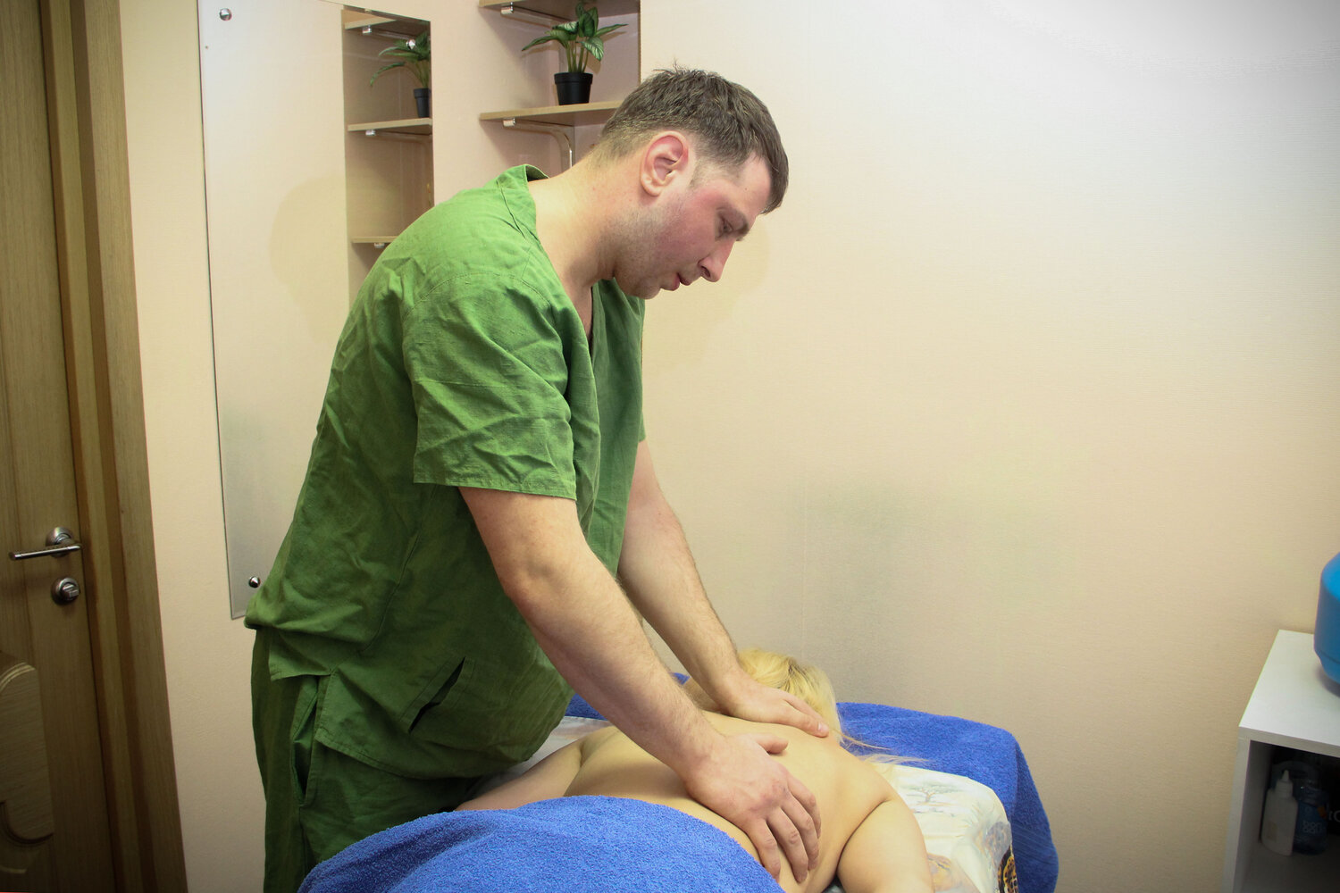 массажа, человек, массажист, мануальная терапия, массаж лечебный