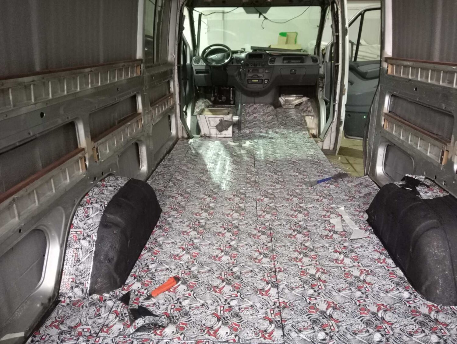 шумка соболя, полная шумоизоляция газ 2705, шумоизоляция микроавтобуса, шумоизоляция автомобиля, шумка