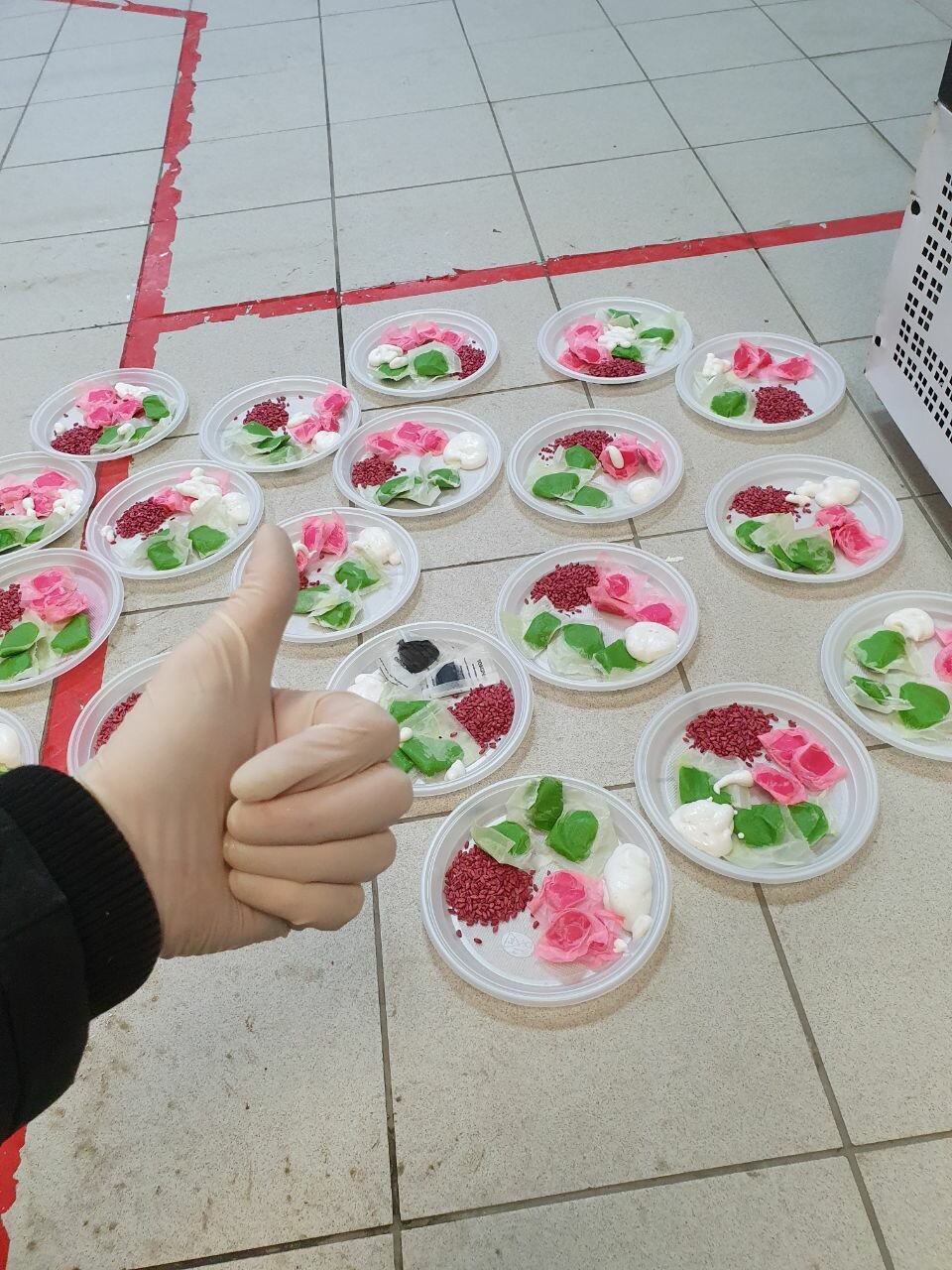 украшение йогурта лепестками, поделки ко дню клубники, фуд, аппликация клубника, десерты