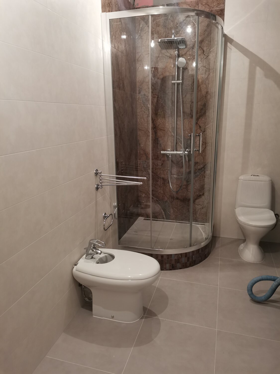 санузел с душевой, душевая кабина 2021, санузел с душевой кабиной, туалет с душевой кабиной, душевая кабина