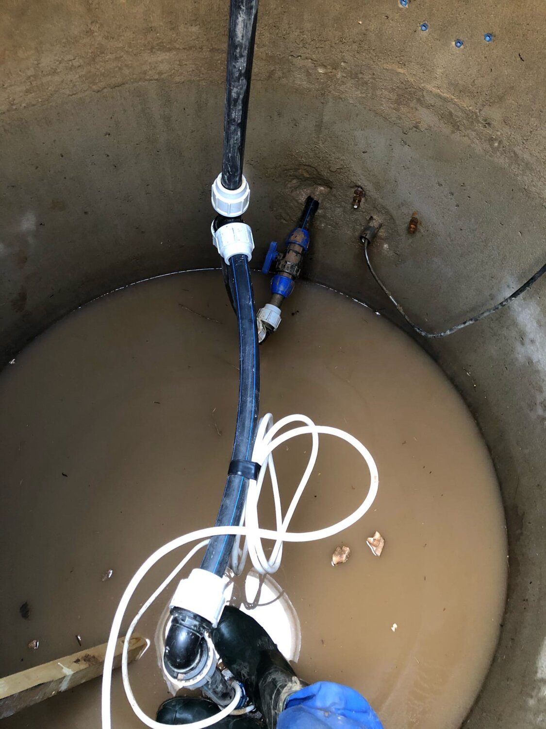 обустройство скважины, обустройство скважины для воды в частном доме, обустройство скважины на воду, летнее обустройство скважины, водоснабжение из колодца