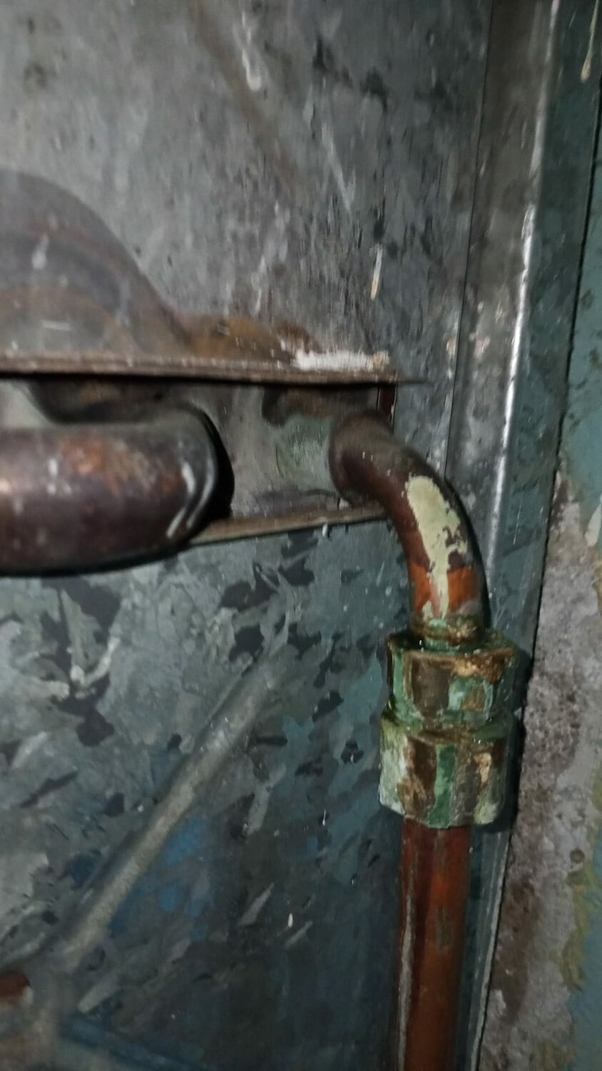 Как соединить ржавую трубу с новой - 82 фото