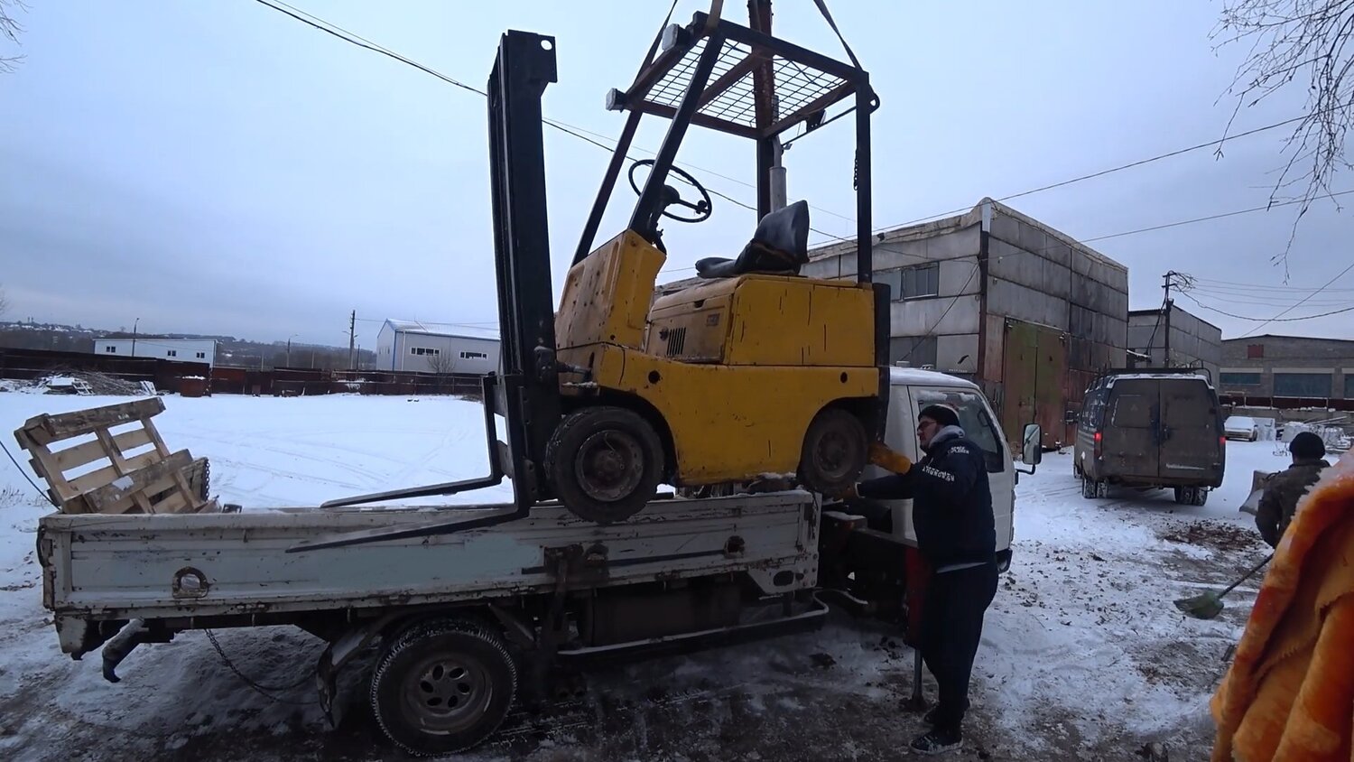 вилочный погрузчик, автопогрузчик вилочный, вилочный погрузчик бу, вилочный погрузчик коматсу 1.5, погрузчик дизельный