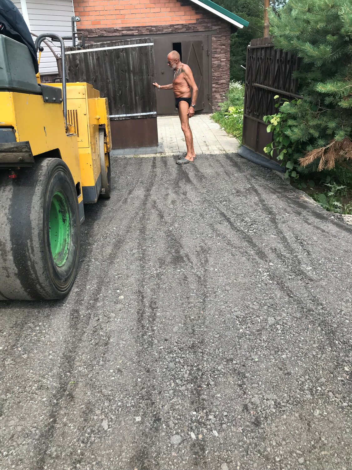 дорога асфальт, укладка асфальта, укладка асфальтовой крошки, асфальтирование, литой асфальт