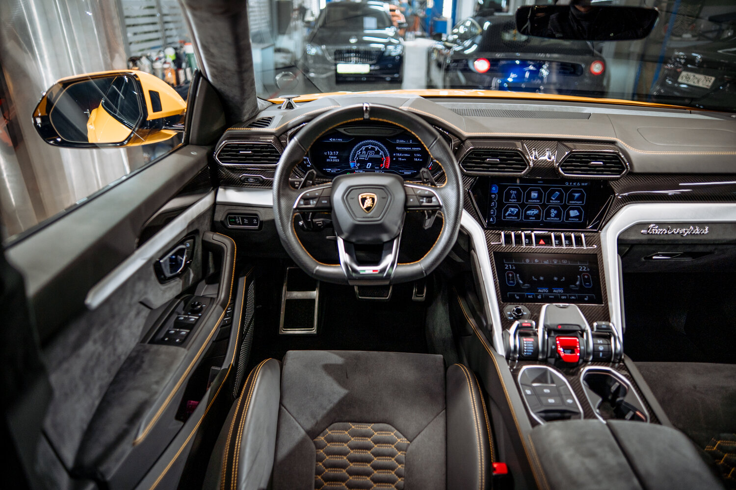 lamborghini urus, lamborghini urus 2021 салон, lamborghini urus 2019, lamborghini urus vs g63 amg, Mercedes-Benz CLS-klasse II (W218) Рестайлинг