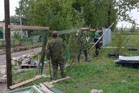 демонтаж забора, приспособление для вбивания столбов забора, приспособление для забивания столбов для забора, забор на даче, заборы
