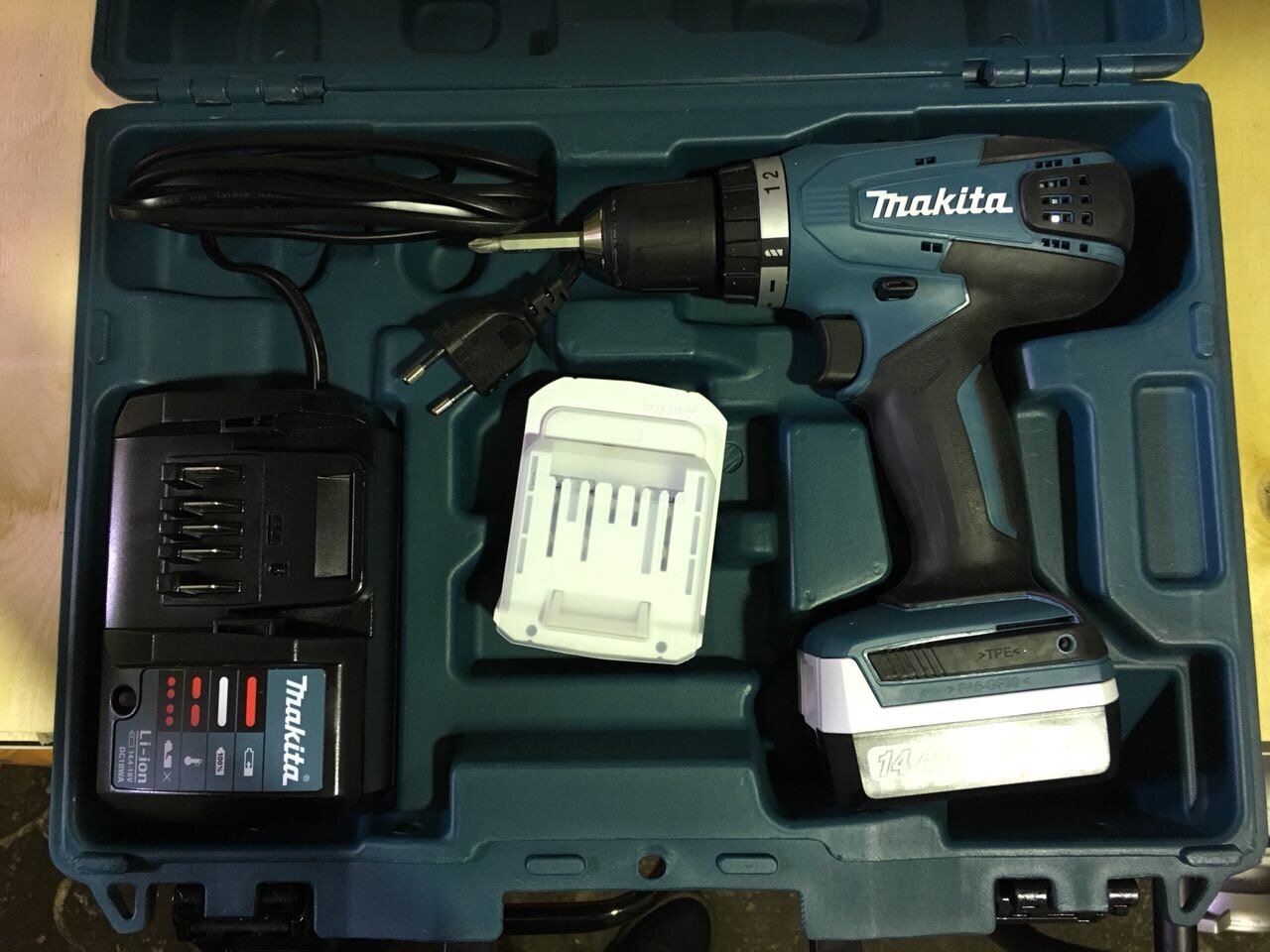 аккумуляторная дрель-шуруповерт makita ddf481rte, шуруповерт макита df347dwe, шуруповерт makita df457dwex8, шуруповерт макита df347d, шуруповёрт макита дф332д