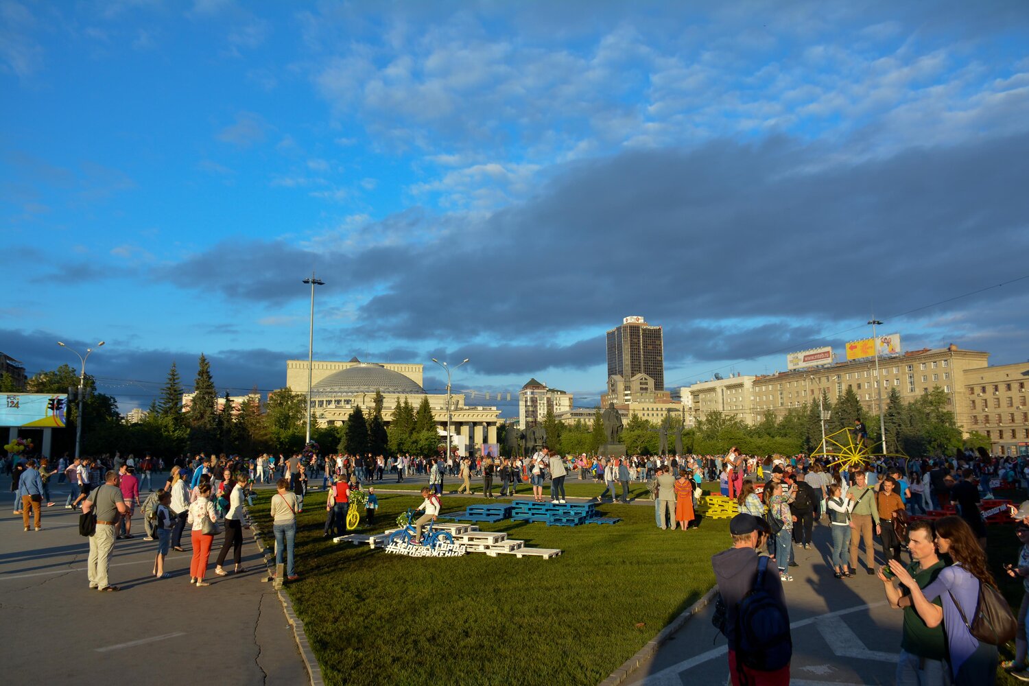 город пенза театральная площадь, площадь ленина новосибирск, центральная площадь, николаев центральная площадь, площадь ленина