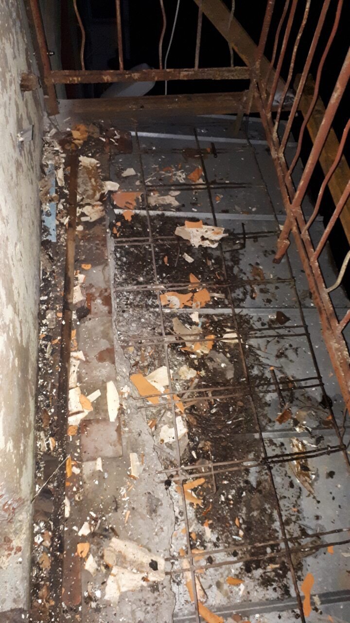 в подвале, сгоревший дом, квартира после пожара, пола, сгорел компьютер дома последствия
