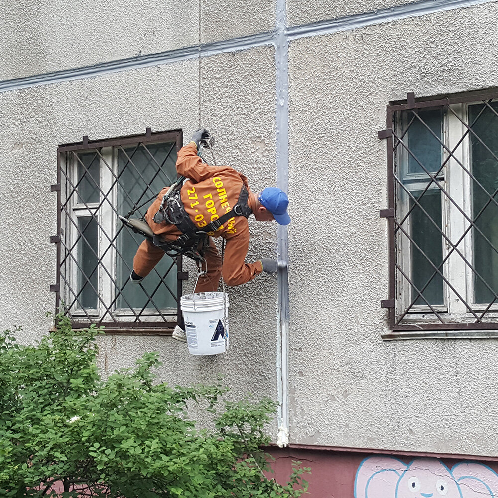 промышленный альпинизм, межпанельные швы, штукатурка межпанельных швов, межпанельные швы результат, капремонт фасада
