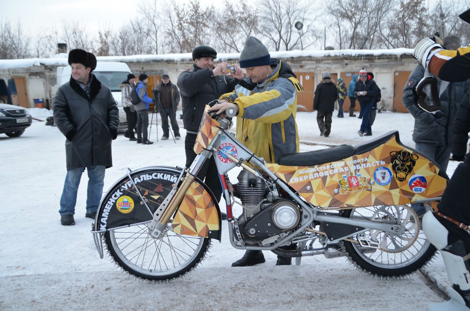 спидвей, спидвей на льду, спидвей шадринск 2019, ледовый спидвей николай нищенко, логотип мотогонки на льду