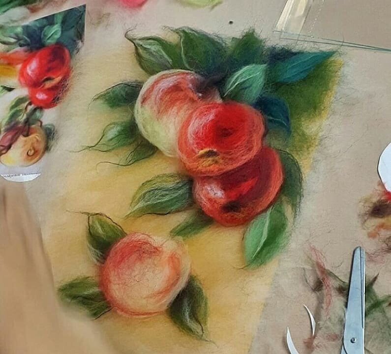 живопись шерстью яблоки, живопись шерстью натюрморт, шерстяная акварель буянковой екатерины, шерстяная живопись, шерстяная акварель для детей