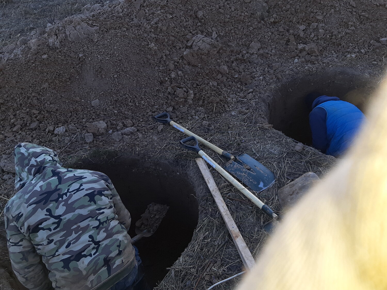 копатели янтаря, водоснабжение, прорыв коллектора канализации, черные копатели янтаря в калининграде, канализация