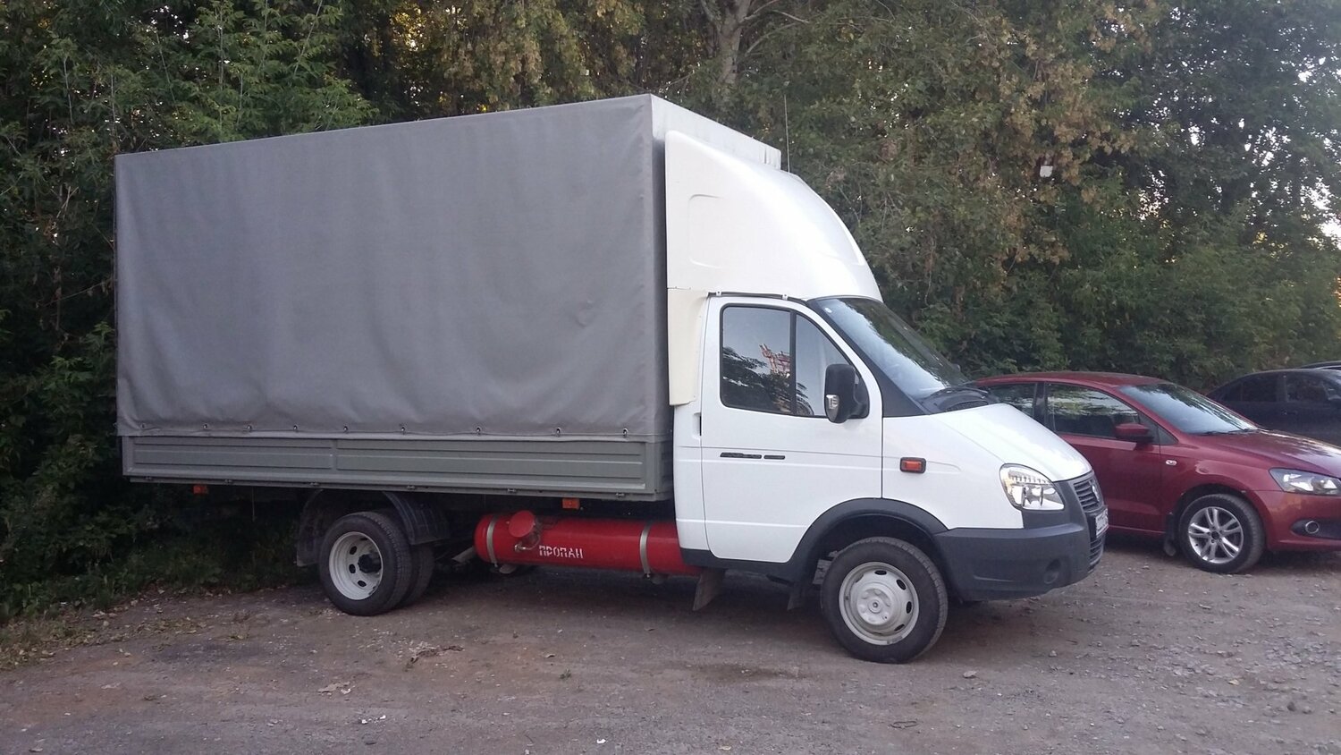 Заказ перевозки вещей в Югорске: 120 грузоперевозчиков