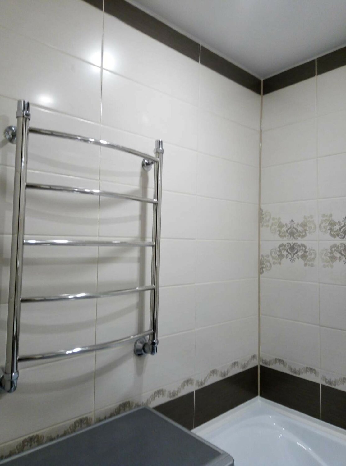 полотенцесушитель, полотенцесушитель перед плиткой, полотенцесушитель под плиткой, полотенцесушитель с выступом, полотенцесушитель ремонт