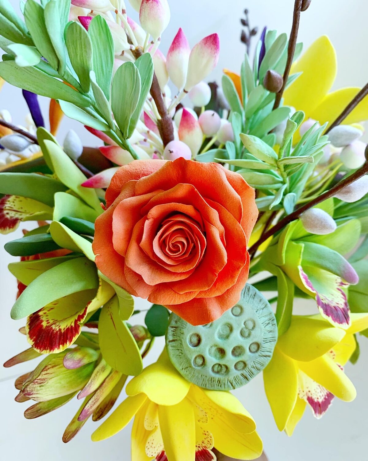 цветки, тропический букет из полимерной глины, тропические цветы из полимерной глины, букет цветов, букет весенний