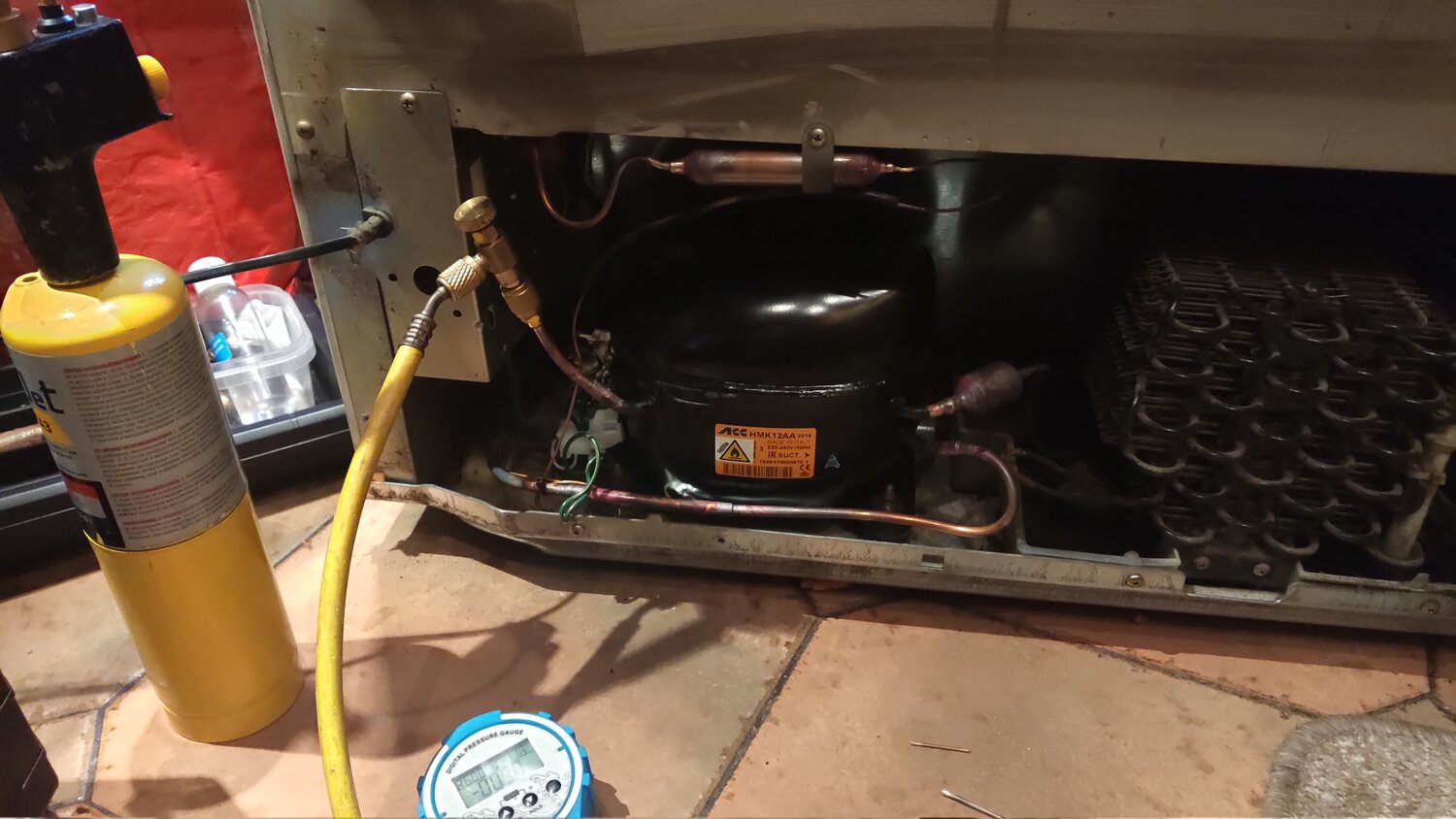 Замена уплотнителя дверцы холодильника в Москве - Ремонт и установка ...