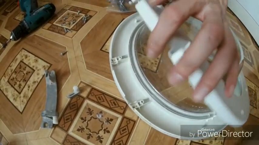 стиральная машина, разборка дверцы стиральной машины электролюкс, сборка двери стиральной машины lg, ручка дверцы стиральной машины индезит wisl 102, люк стиральной машины в разборе