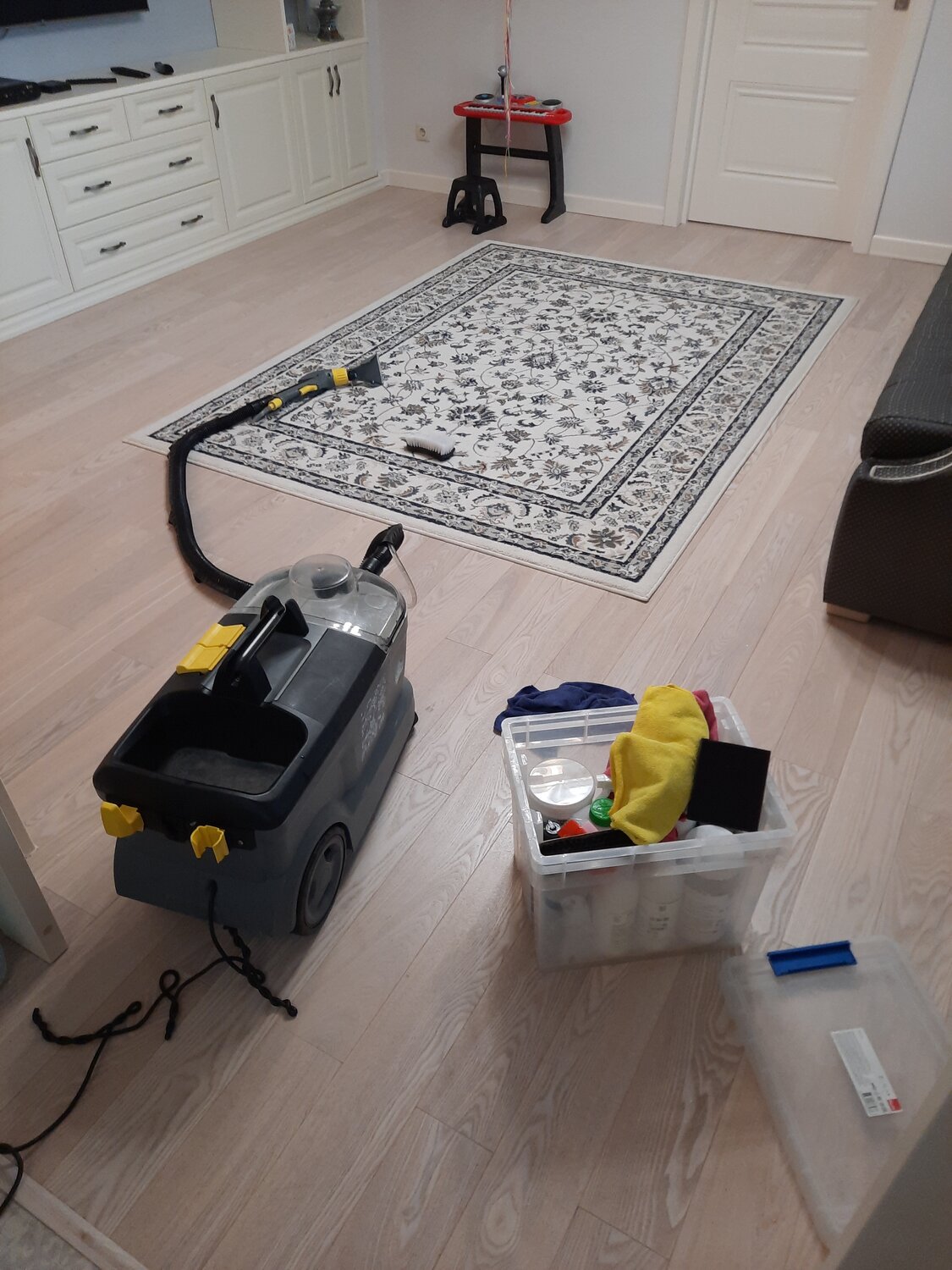 керхер профессионал puzzi 10/1, пылесос моющий karcher puzzi 100 шильд, пылесос для химчистки своими руками, керхер 10/1 puzzi реклама, пылесос karcher nt 14/1 classic