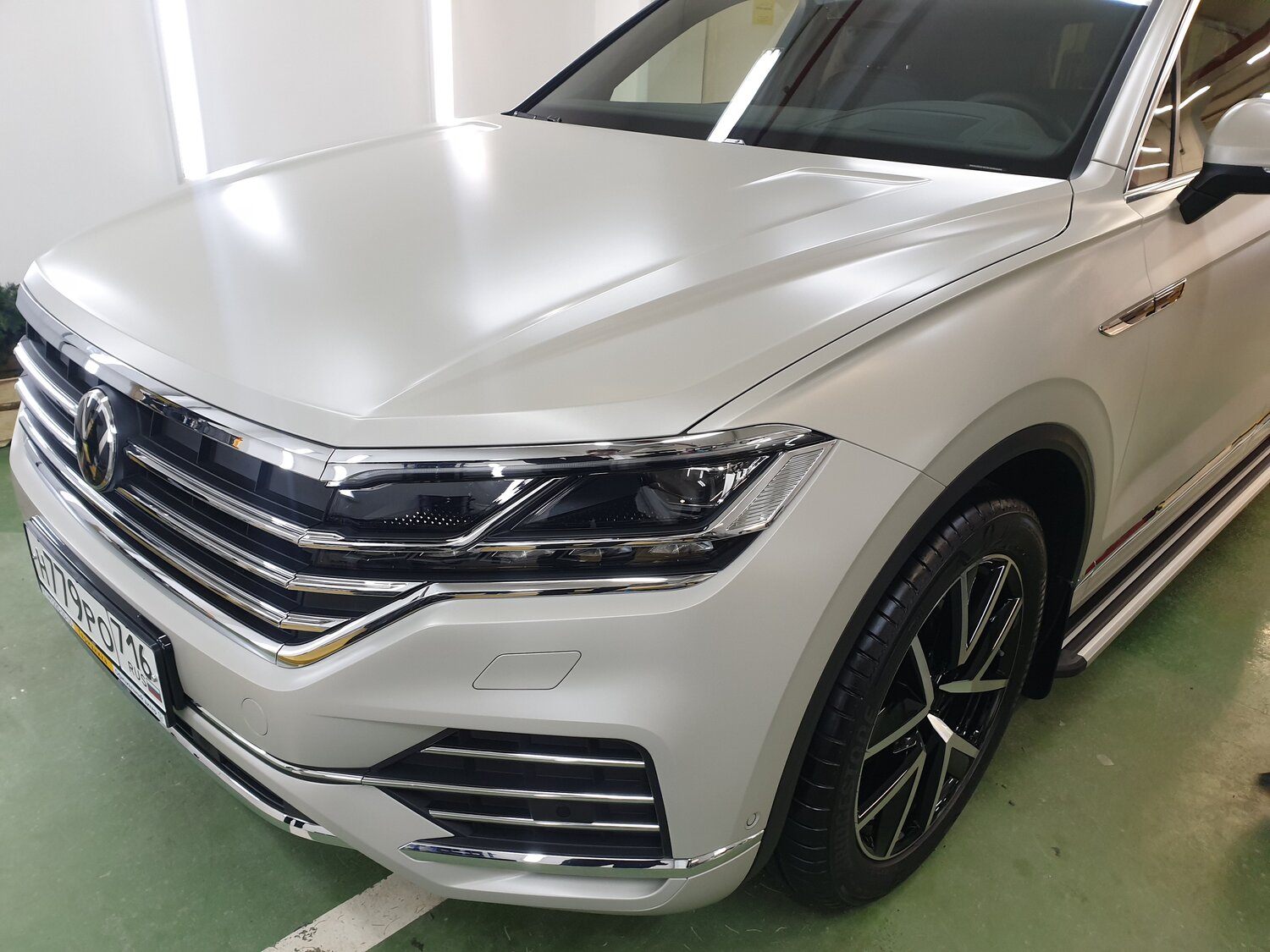 туарег 2019 белый антихром, touareg 2019 белый антихром, новый volkswagen touareg, туарег 2018, Infiniti QX80 I Рестайлинг