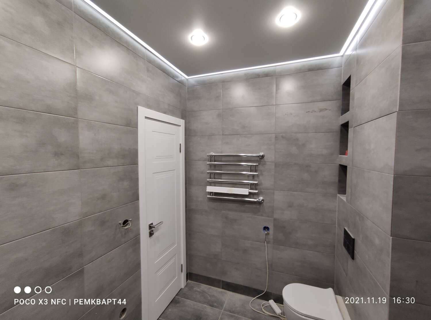 ванная комната, санузел в современном стиле, интерьер санузла, серая ванная, дизайн санузла