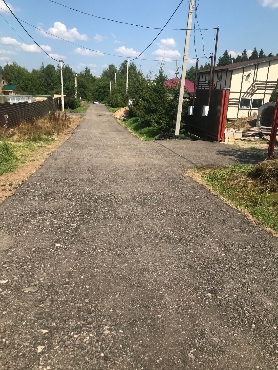 участок, асфальтная крошка дорога, земельный участок, дорога, участок в деревне