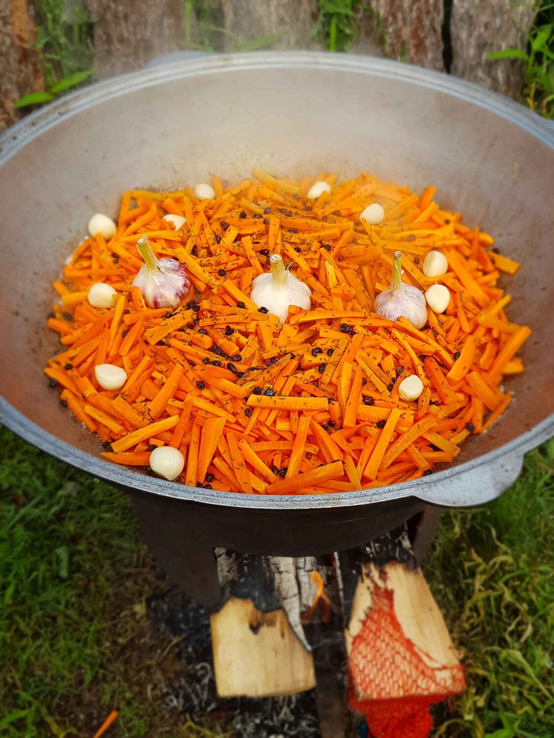 Заказ кейтеринга на мероприятия в Ульяновске: 41 повар со средним ...