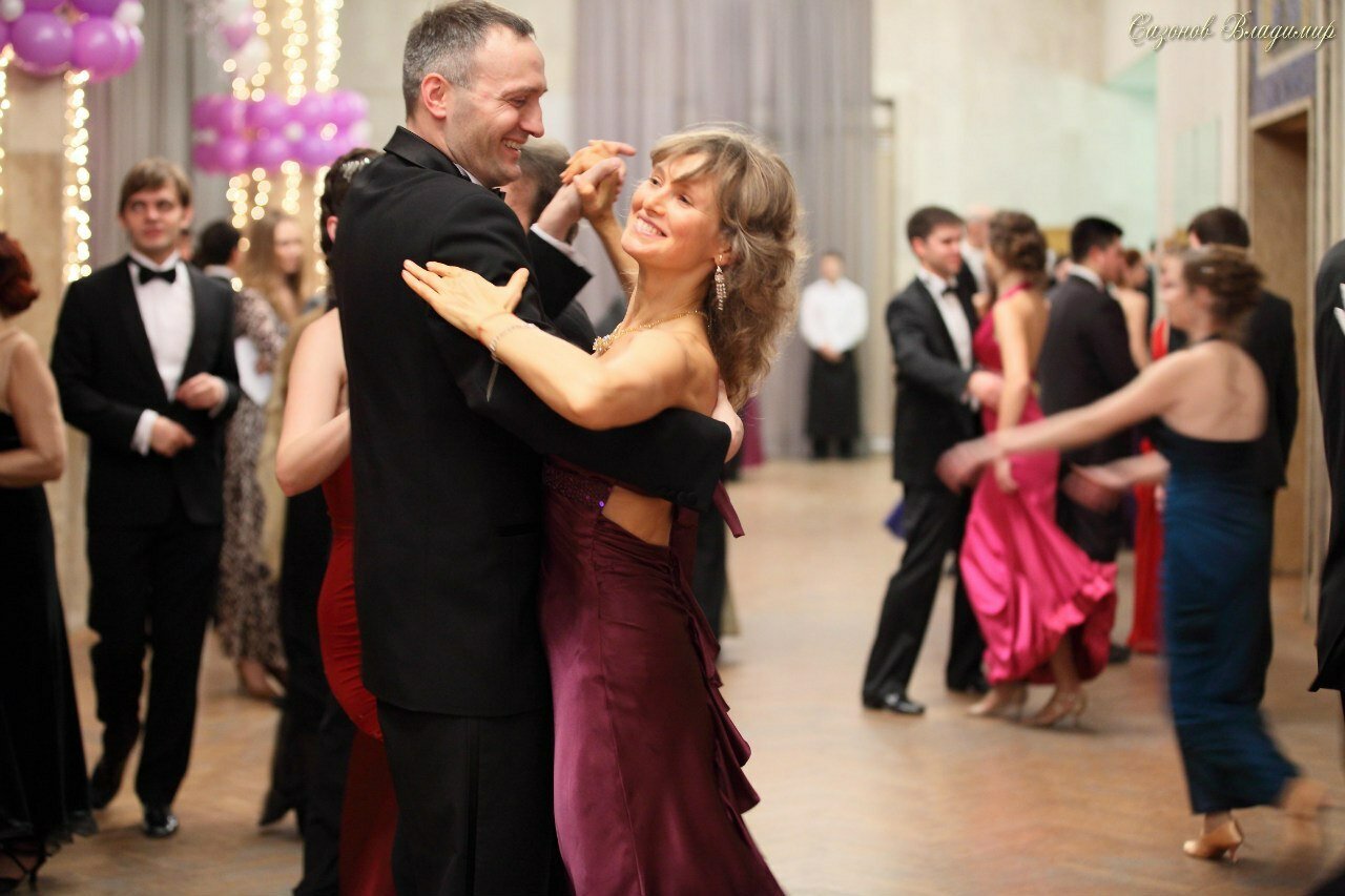 бал, современный бал, бал в посольстве, танго, благотворительный бал