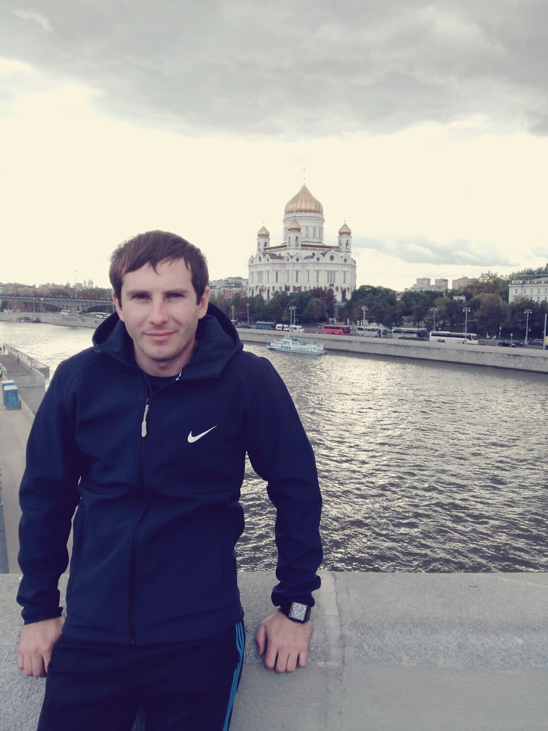 Руслан Шаров