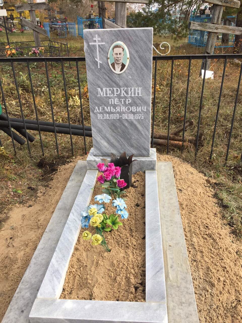 могила, памятник, метровые мраморные памятники, кладбище, памятники на могилу бюджетные