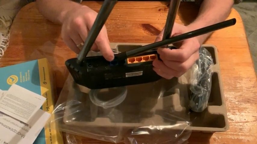 роутер d-link dir-825, разборка, оружие, пистолет, маршрутизатор