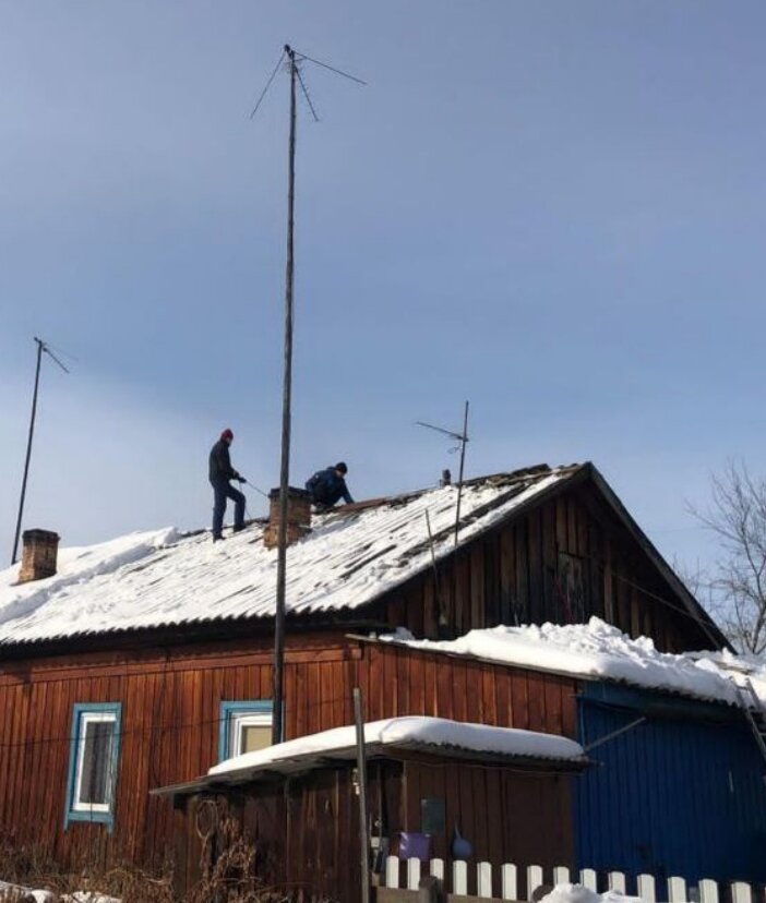 антенна на крыше, крыша дома, дом в селе, антенна 21 дб ant-21f (3g/4g), антенны