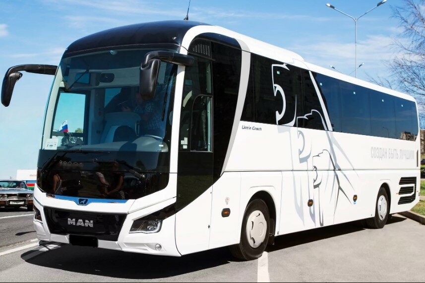 автобус man lion's coach, автобус ман лион туристический, новый автобус неоплан 2021, автобус ман туристический, туристический автобус
