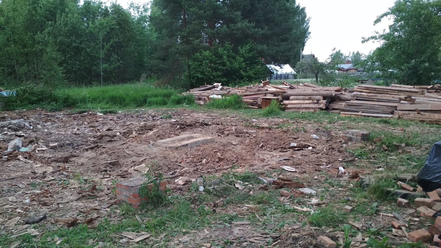 лесная поляна, поселок ясная поляна череповецкий район, мусор в лесу подмосковье, деревни, деревянный дом