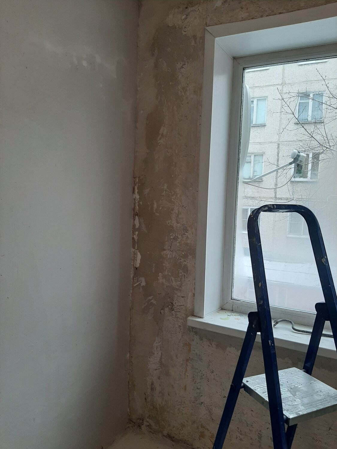 штукатурка окон, шпаклевка балкона, полусухая штукатурка стен, квартира, стен