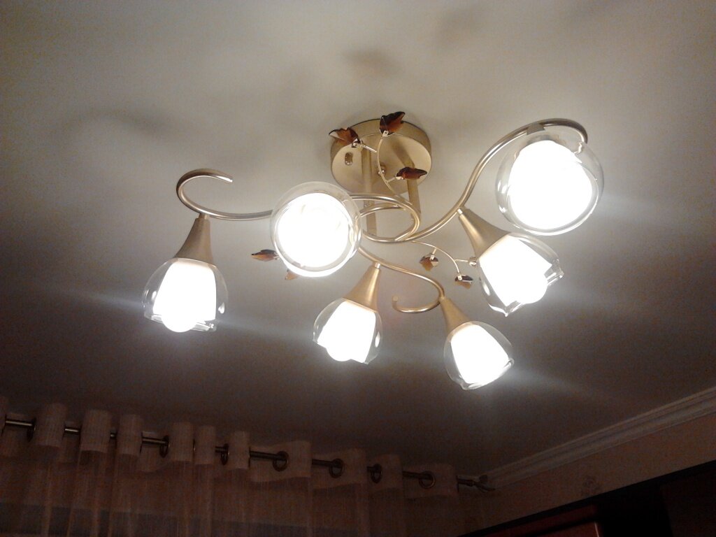 Замена ламп в люстре