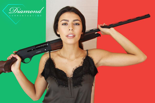 женщина с оружием, женщина, женщина с газовым пистолетом, девушка с дробовиком, девушка