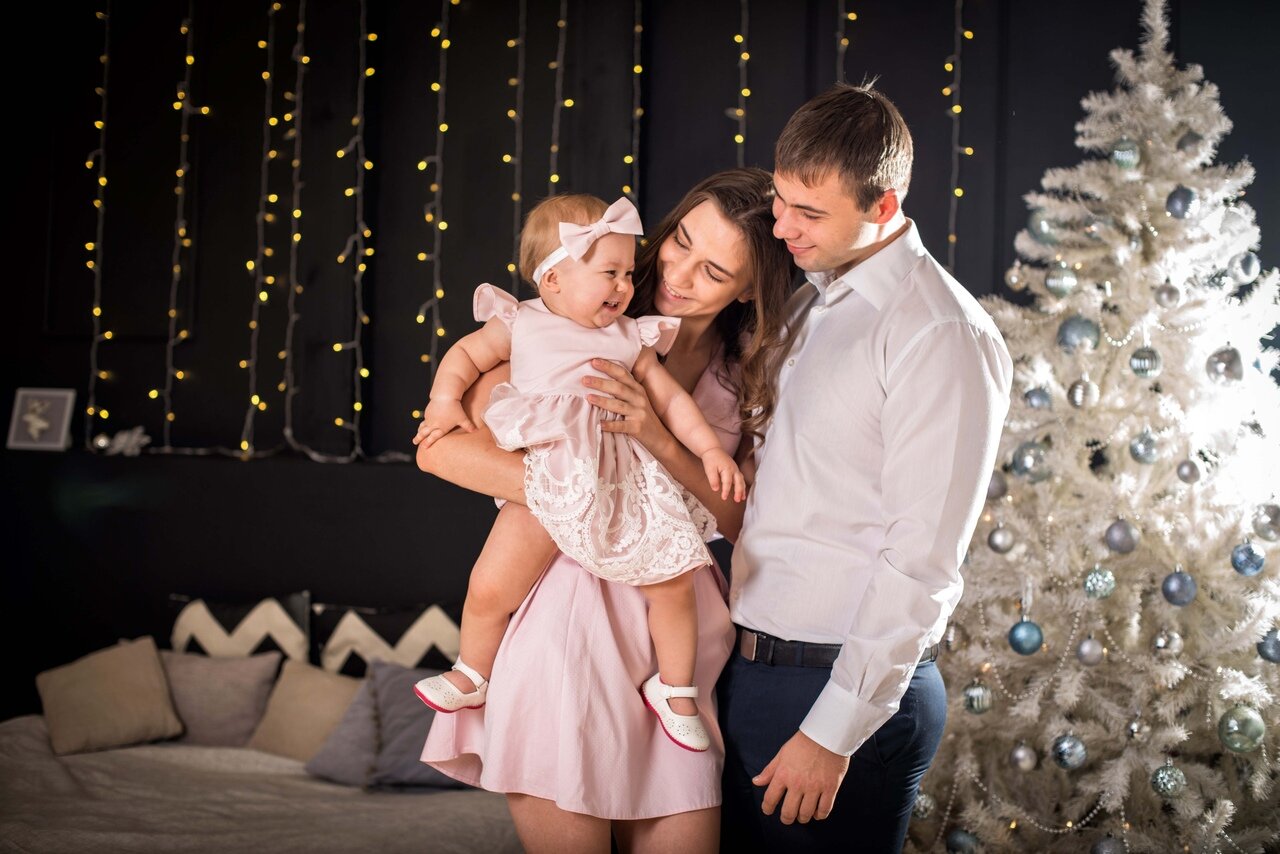 новогодняя фотосессия, новогодняя фотосессия семейная, семейная фотосессия, ребёнок, фотосессия в студии