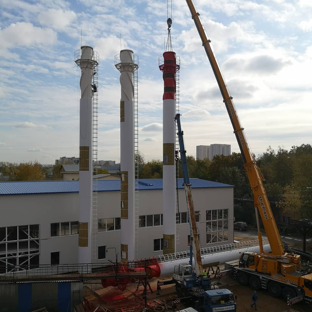дымовая труба самонесущая 40 м, автомобильный кран, монтаж стальной дымовой трубы 20 метров диаметром 1020мм, монтаж дымовой трубы, кран ltr 1100