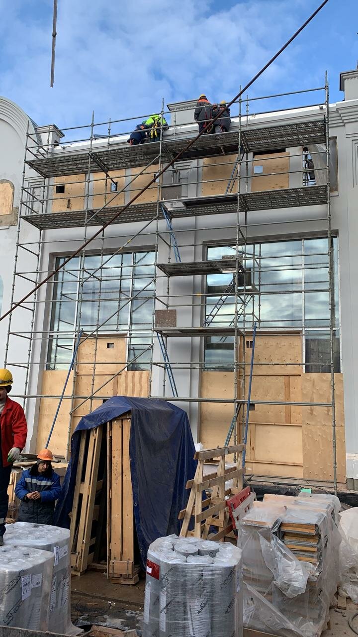 Установка лесов на лестнице - 92 фото