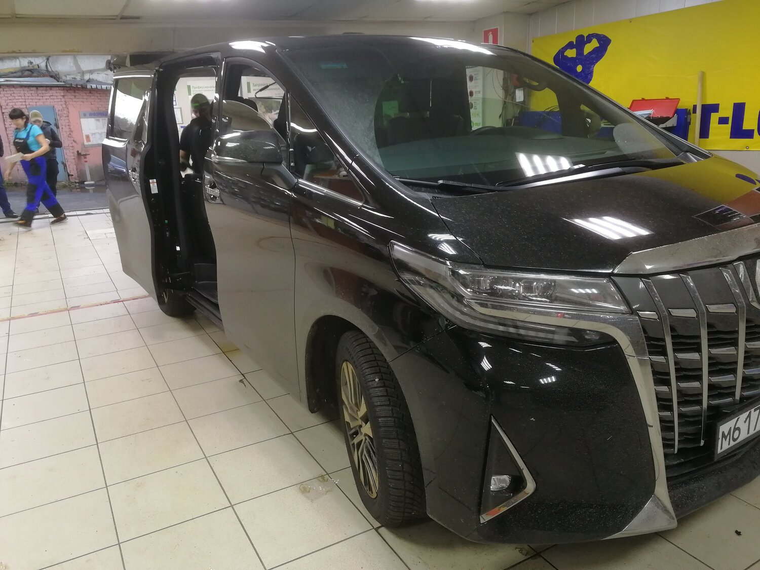 toyota alphard, тойота альфард 2019, тойота альфард, тойота альфард 2019 коричневый, Citroen C4 Picasso II