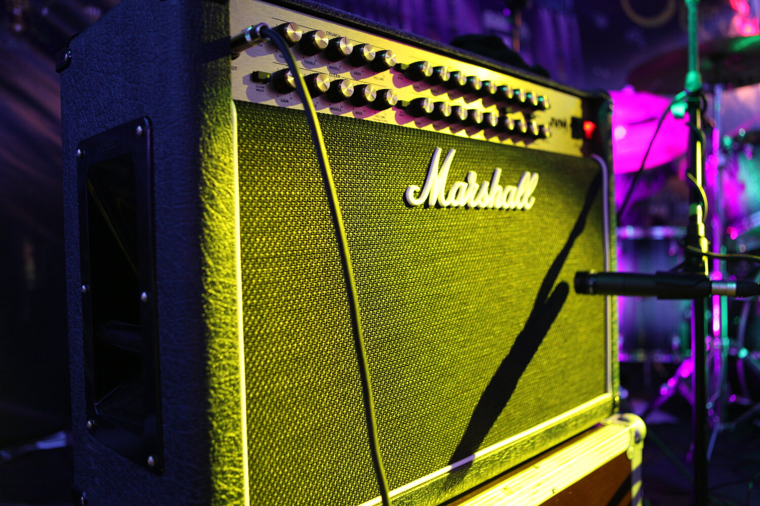 marshall, студия звукозаписи, комбики на сцене снимают микрофонами, marshall обои, fender twin reverb