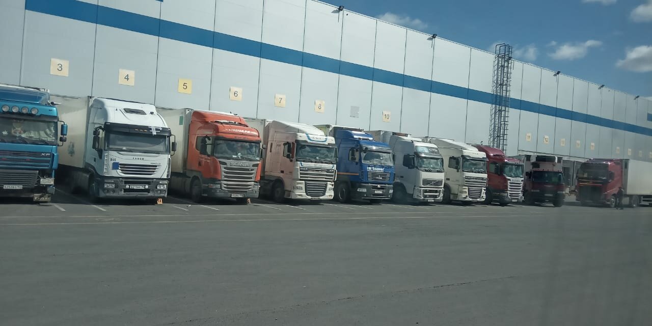 автомобиль, грузовик, авто, стоянка грузовиков, грузовой автомобиль