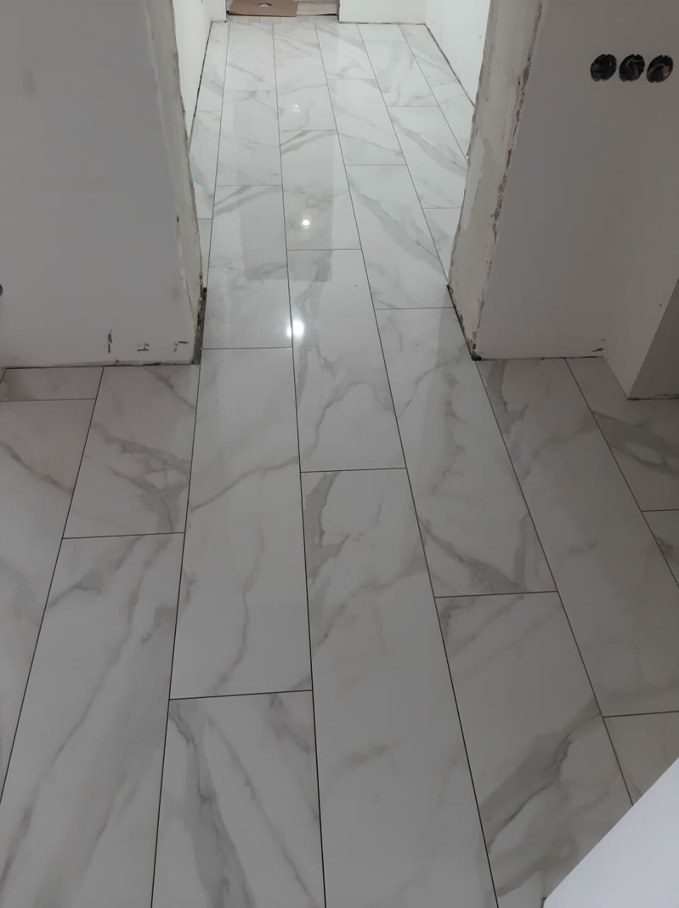 керамогранит монте тиберио коридор, плитка под мрамор по диагонали, керамогранит, плитка косая диагональ, плитка напольная